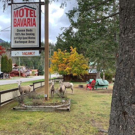 Motel Bavaria Radium Hot Springs Extérieur photo