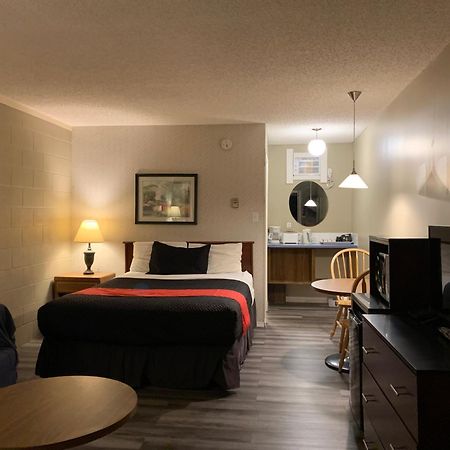 Motel Bavaria Radium Hot Springs Extérieur photo