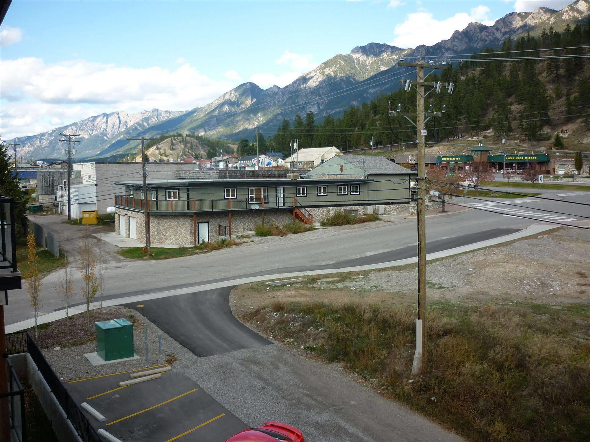 Motel Bavaria Radium Hot Springs Extérieur photo